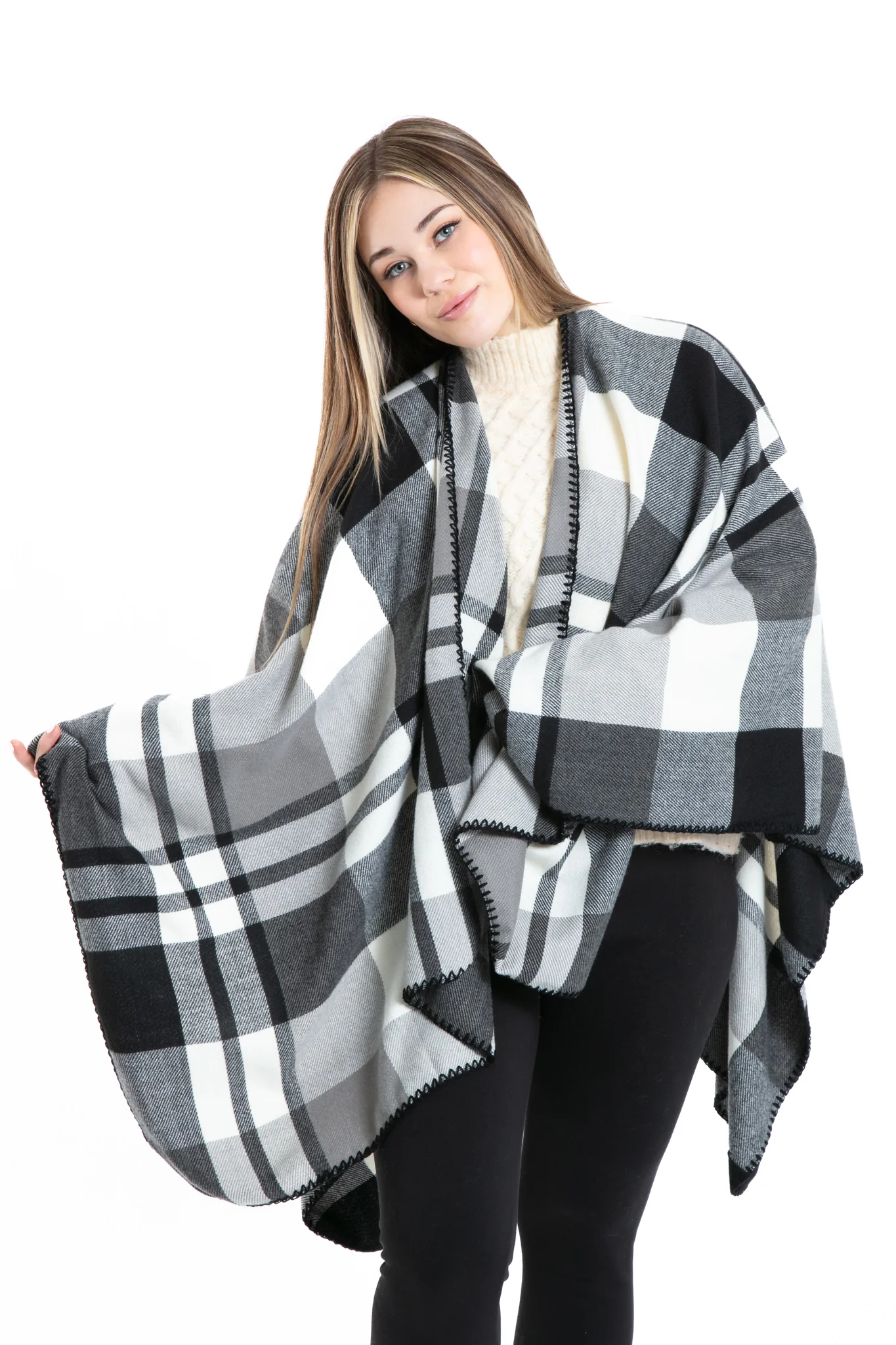 Eloísa  - Poncho Scarf - Image 3