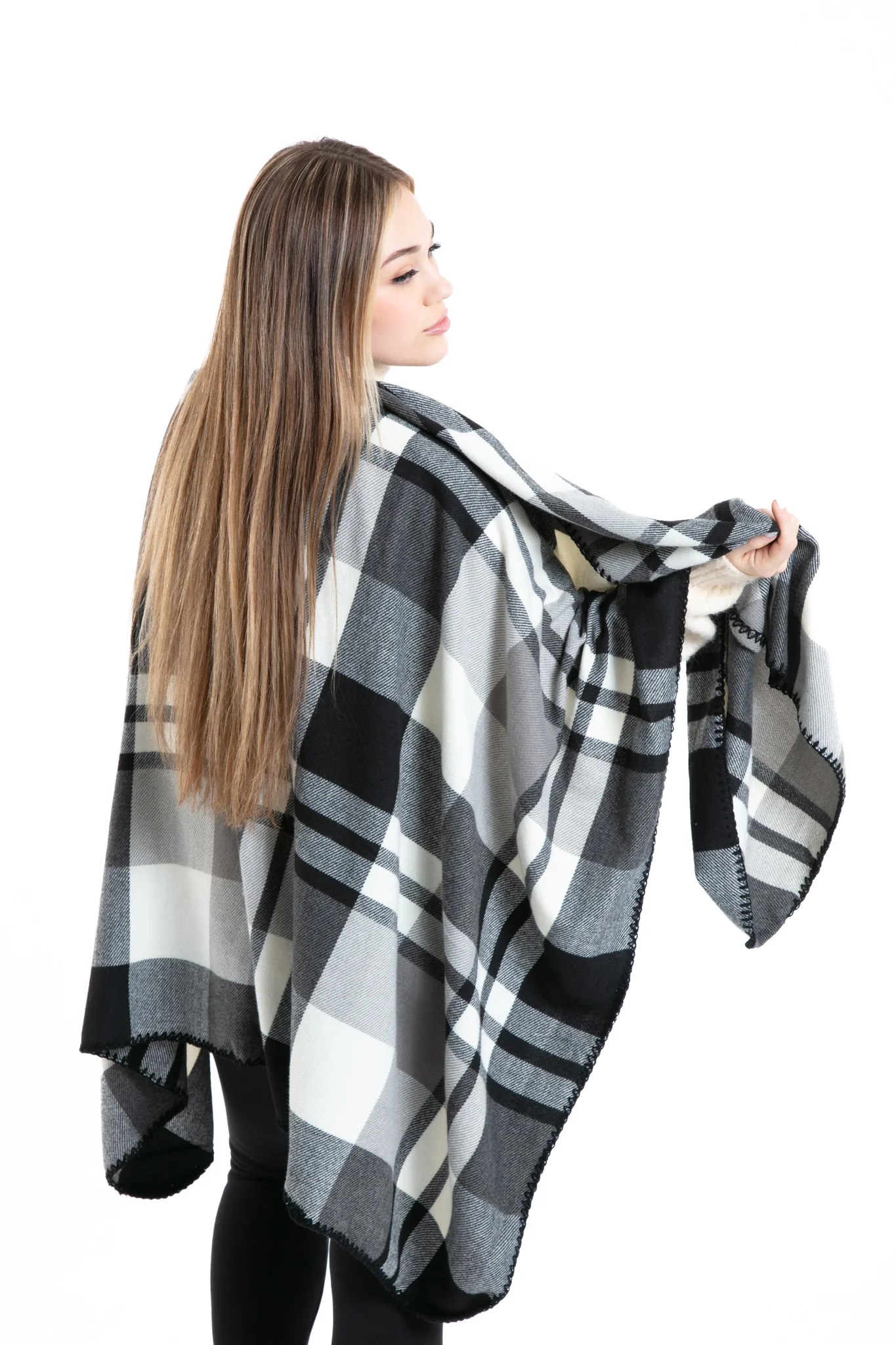 Eloísa  - Poncho Scarf - Image 5
